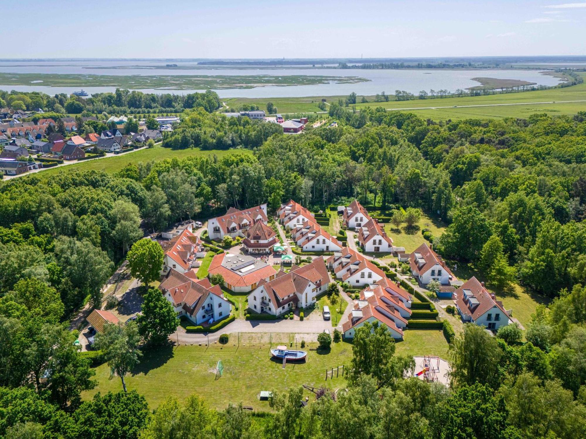 Ferienpark Freesenbruch Wohnung 4 4 - Seeschwalbe Zingst Exterior photo