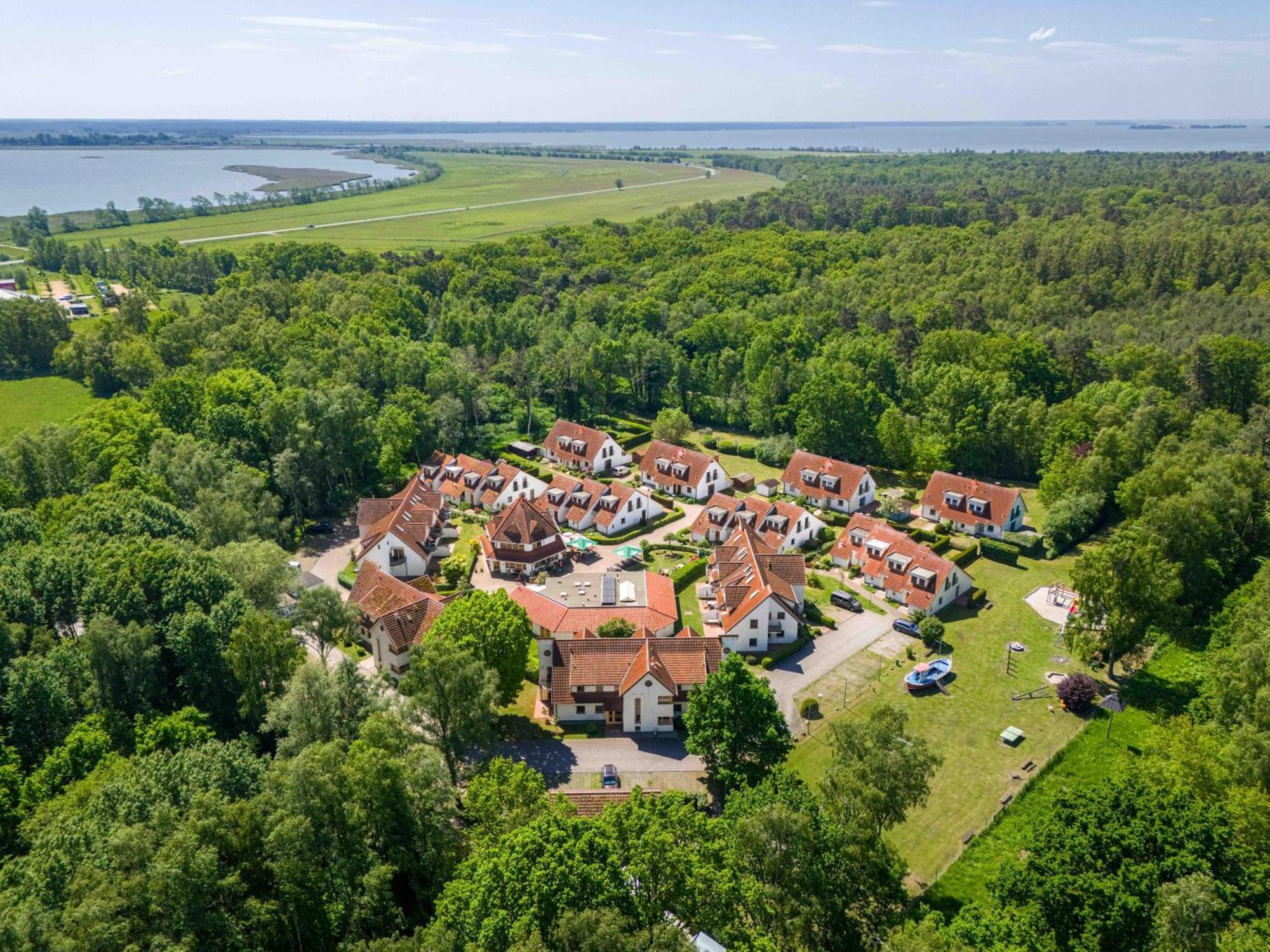 Ferienpark Freesenbruch Wohnung 4 4 - Seeschwalbe Zingst Exterior photo